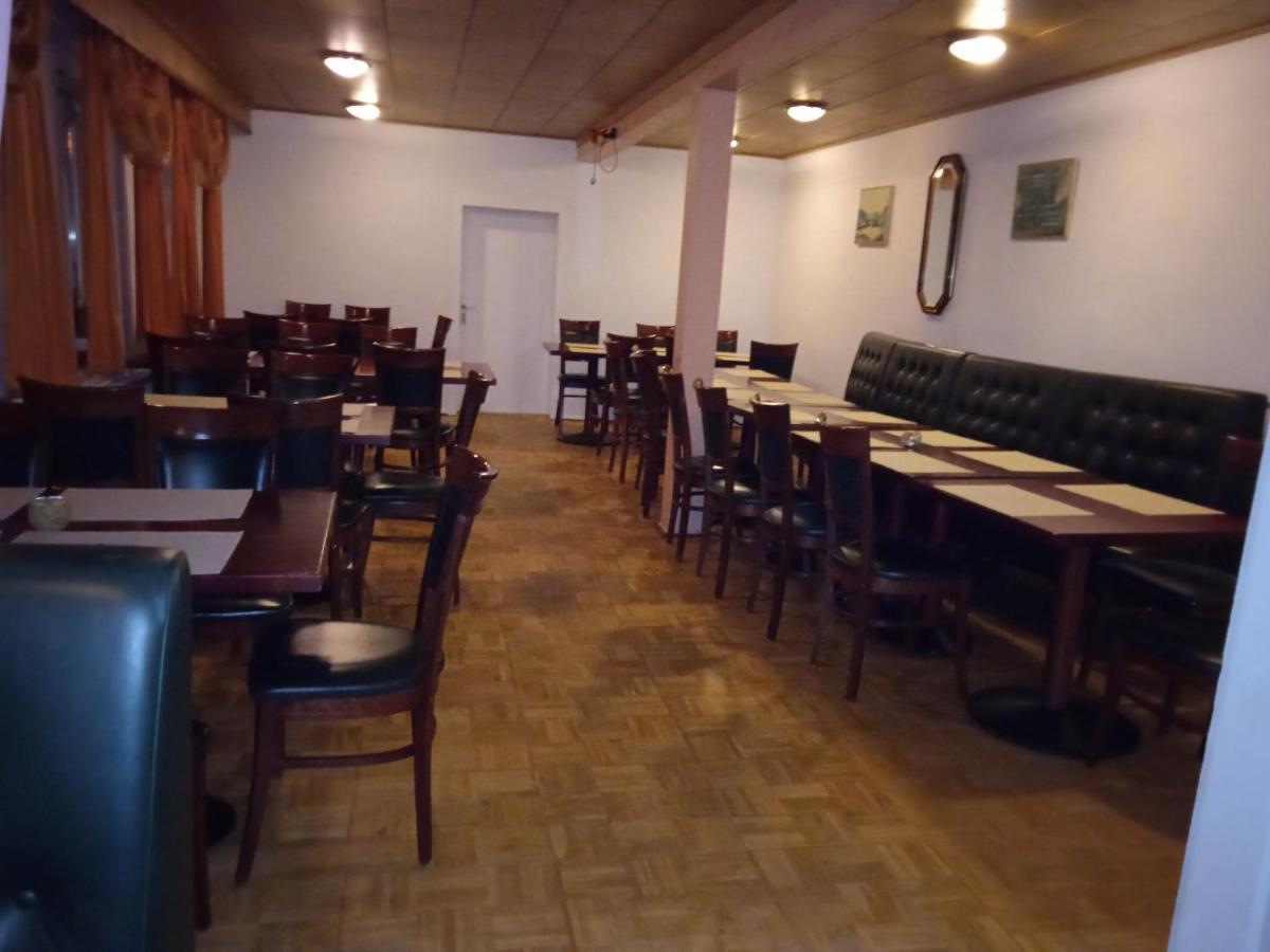 Hotel & Restaurant Zum Adlersberg Schleusingen Exteriör bild
