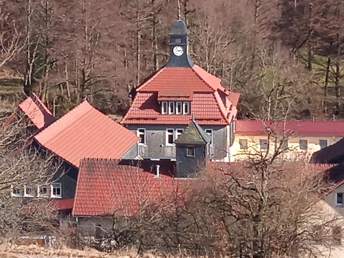 Hotel & Restaurant Zum Adlersberg Schleusingen Exteriör bild