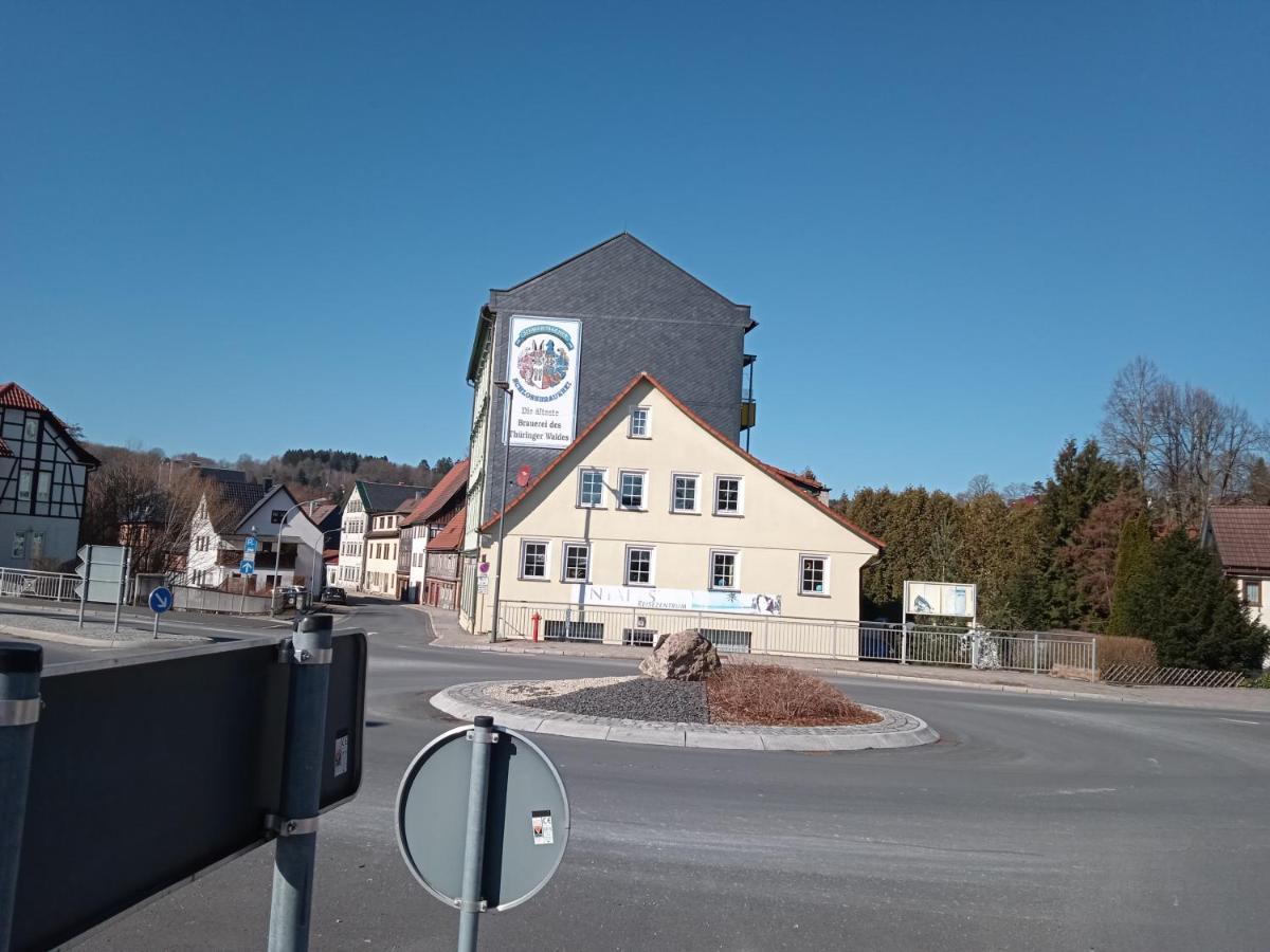 Hotel & Restaurant Zum Adlersberg Schleusingen Exteriör bild